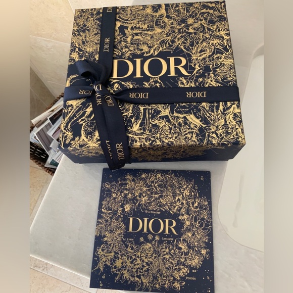 Dior Gift Box with Ribbon and card - Picture 2 of 6